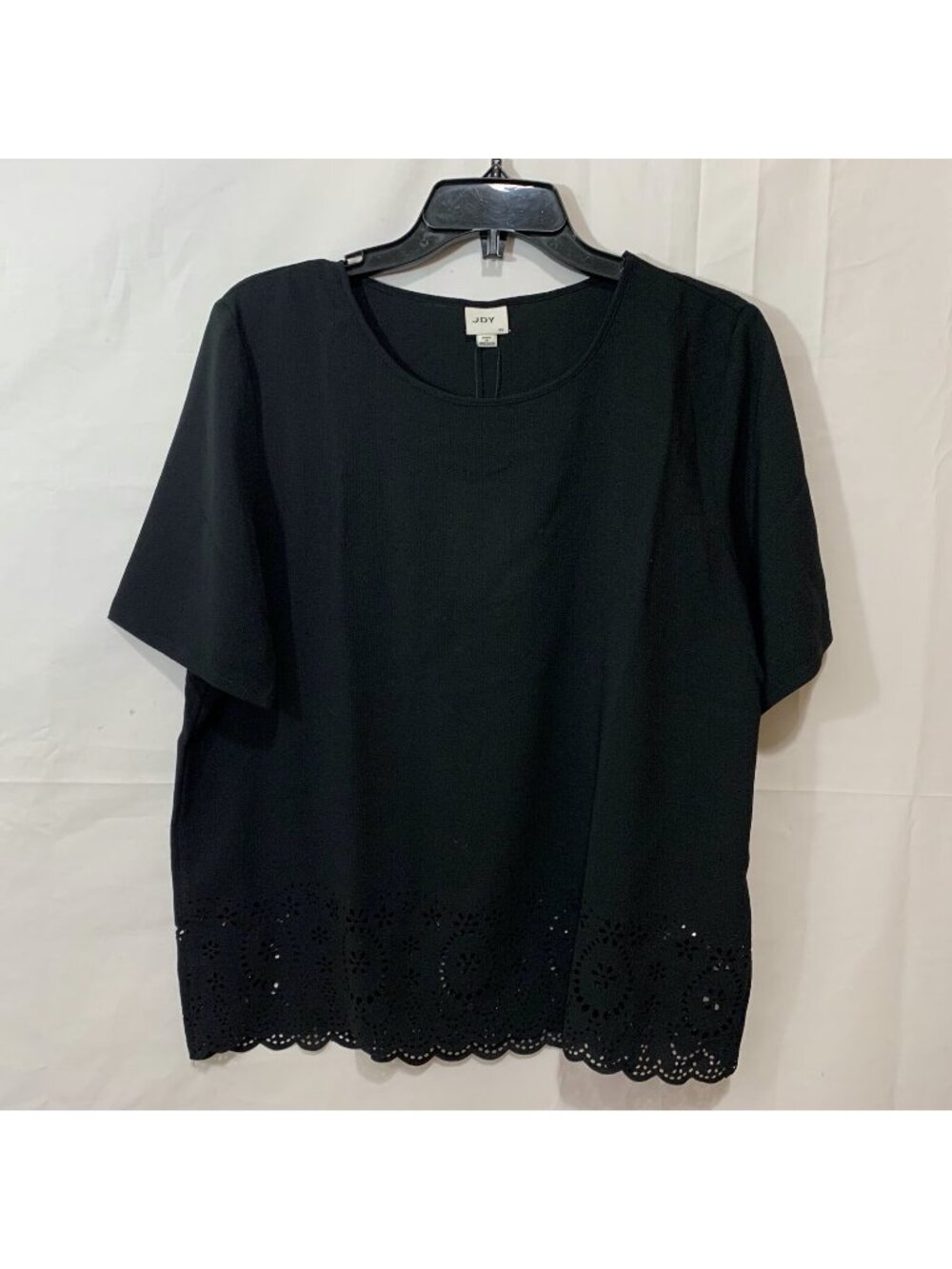 JDY Women NWT Felina 2/4 Lazer Cut Floral Hem Shirt in Black Size 8